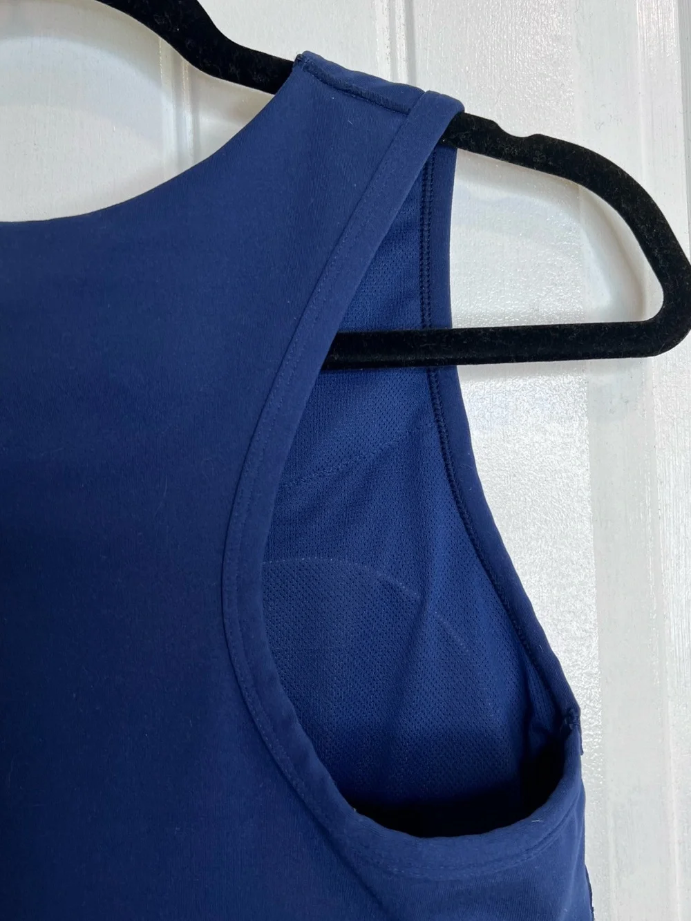 All‎ in Motion Navy High Neck Sleeveless Crop Top. Size Large. NWT.